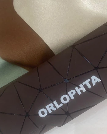 Étui rigide ORLOPHTA marron à motif géométrique